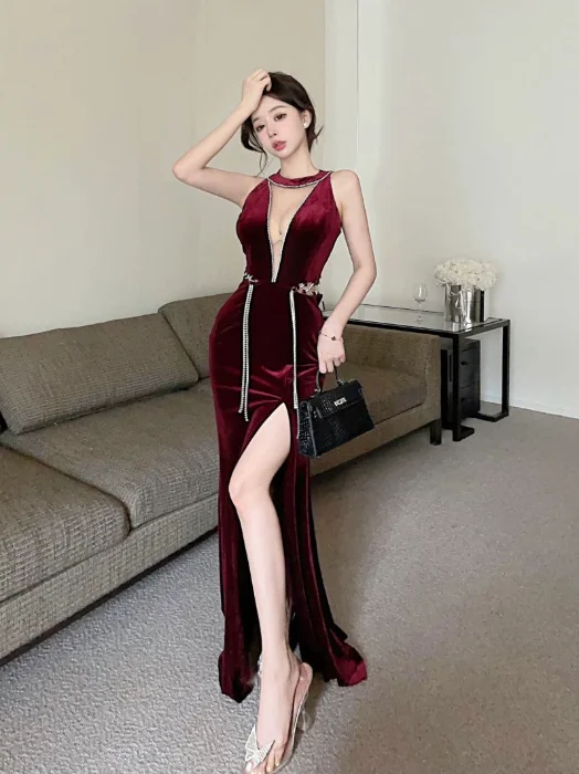 Stylish Sleeveless Plunging Red Velvet Dress with Side Slit Tunics Fashionable chic