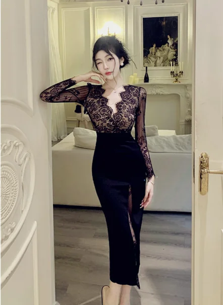 Elegant Long - sleeve Black Dress with Floral Lace Bodice Tunics Stylish modern