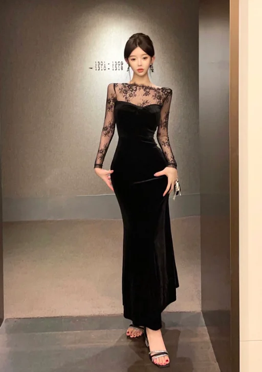 Elegant Long - sleeve Black Velvet Dress with Lace Yoke Tunics Fall fleece