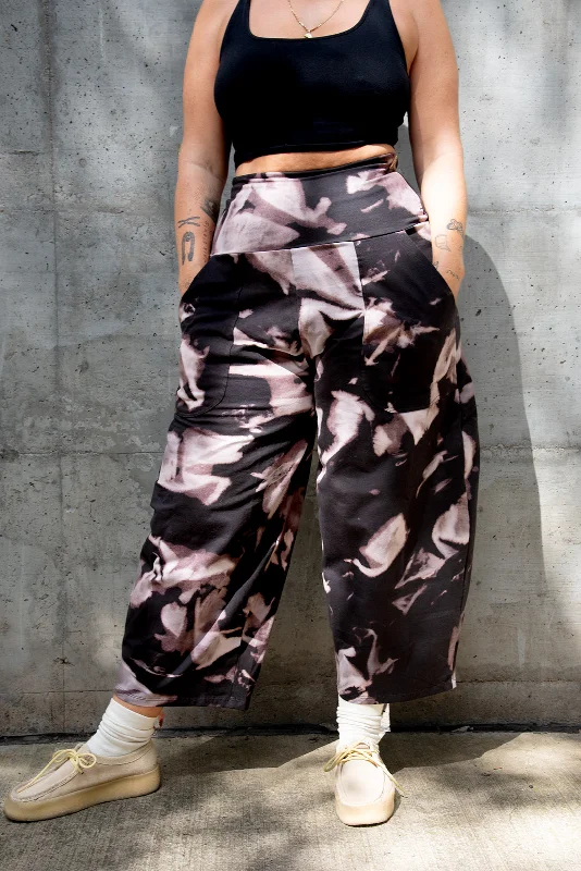 Puff Pants Regular in Hujan Manis Elegant High-Waist Pants