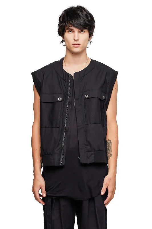 SLEEVELESS JACKET IN BLACK Zippered Jacket Buttoned Jacket Snapped Jacket