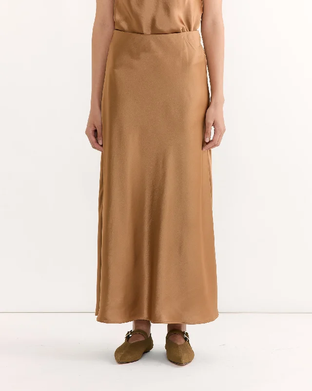 Boshan Skirt in Toasted Coconut athletic skirt fit