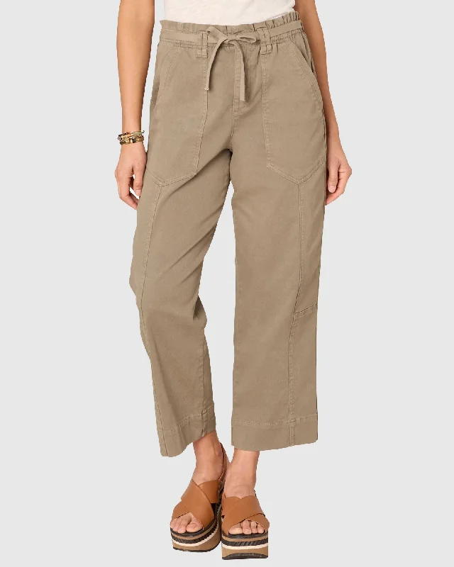 Skyrise Relaxed Straight Leg Pant Chic Black Leggings