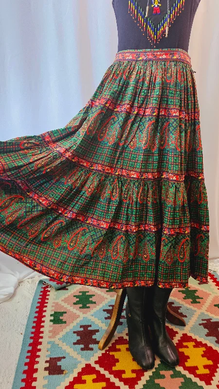 Vintage Green German Austrian Style Skirt Dirndl Size Small chiffon skirt flowing