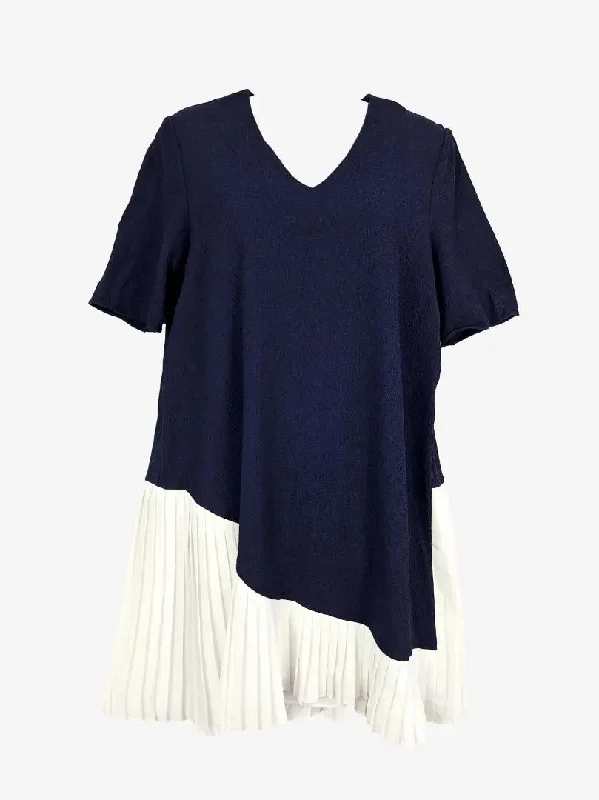 Tanya Taylor Elegant Navy & White Asymmetric Pleated Mini Dress Size 6 Comfortable One-Shoulder Mini Dress Tanya Taylor Elegant Navy & White Asymmetric Pleated Mini Dress Size 6 Comfortable One-Shoulder Mini Dress